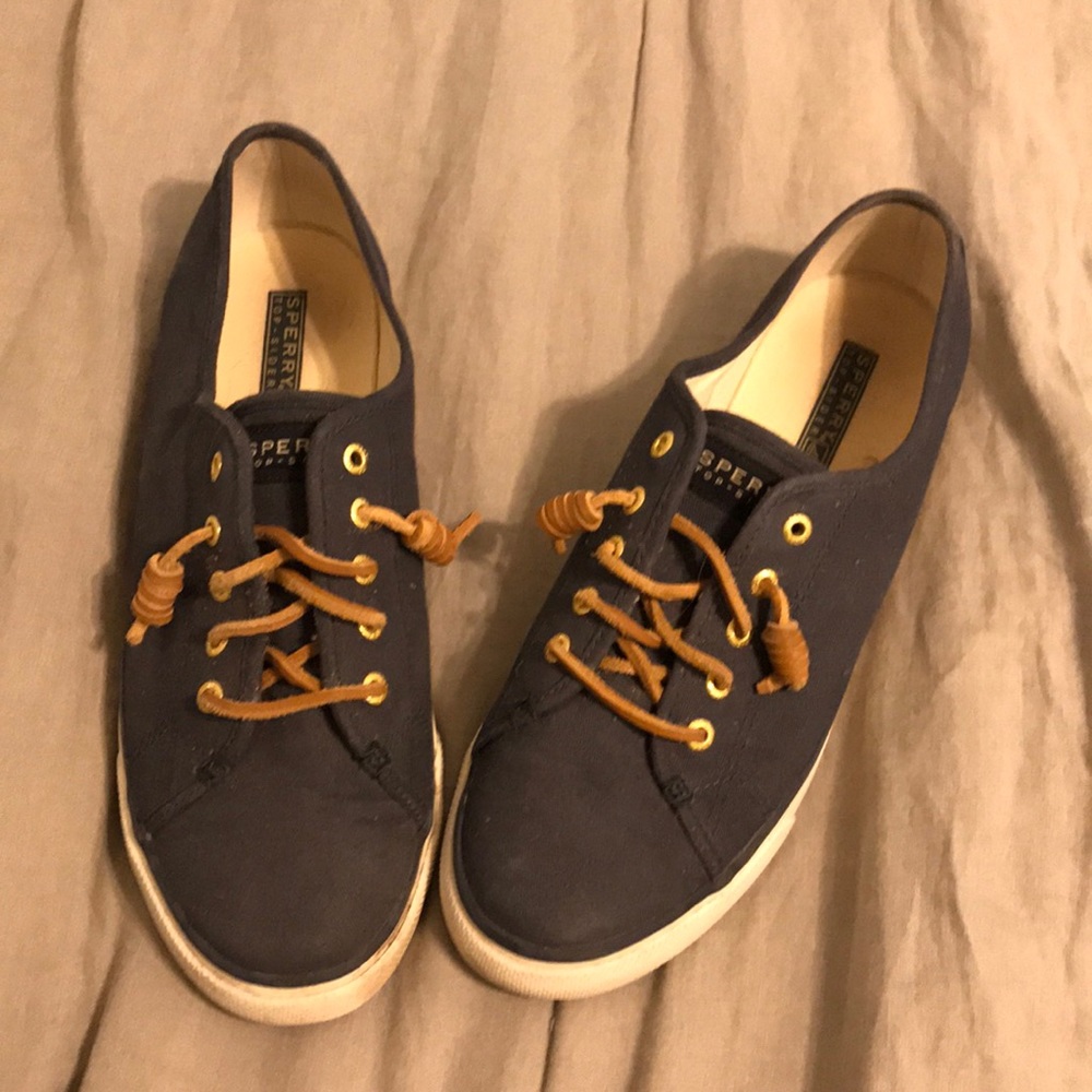 Navy sperries